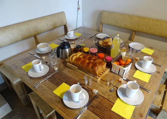 Couette-café Terre Et Eau La D'hôtes Du Jardinier Sèvremont Sevremont